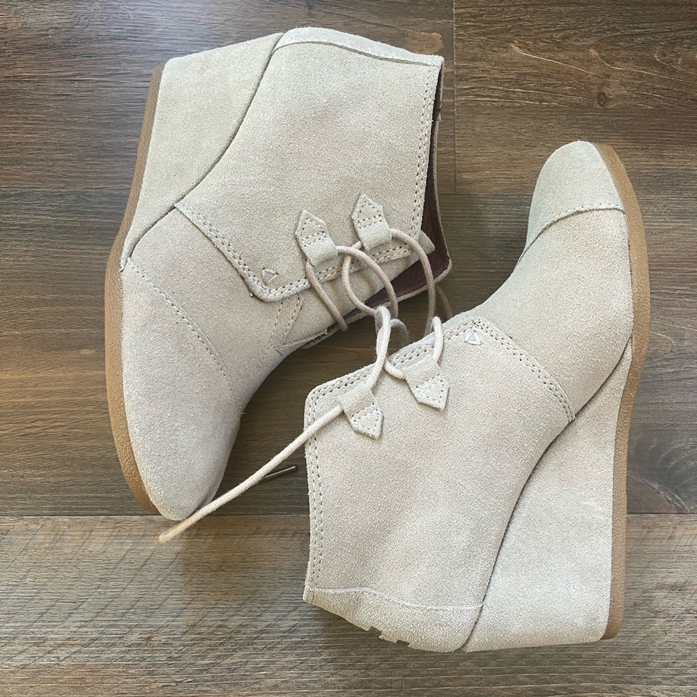 Tom’s Wedge Bootie
